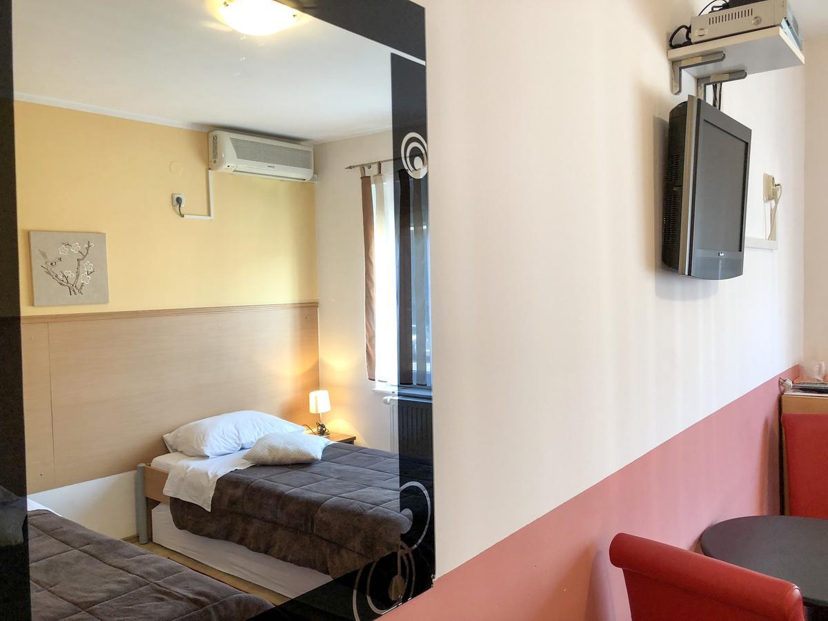 Smjestaj Natalija Hotel Osijek Exterior foto